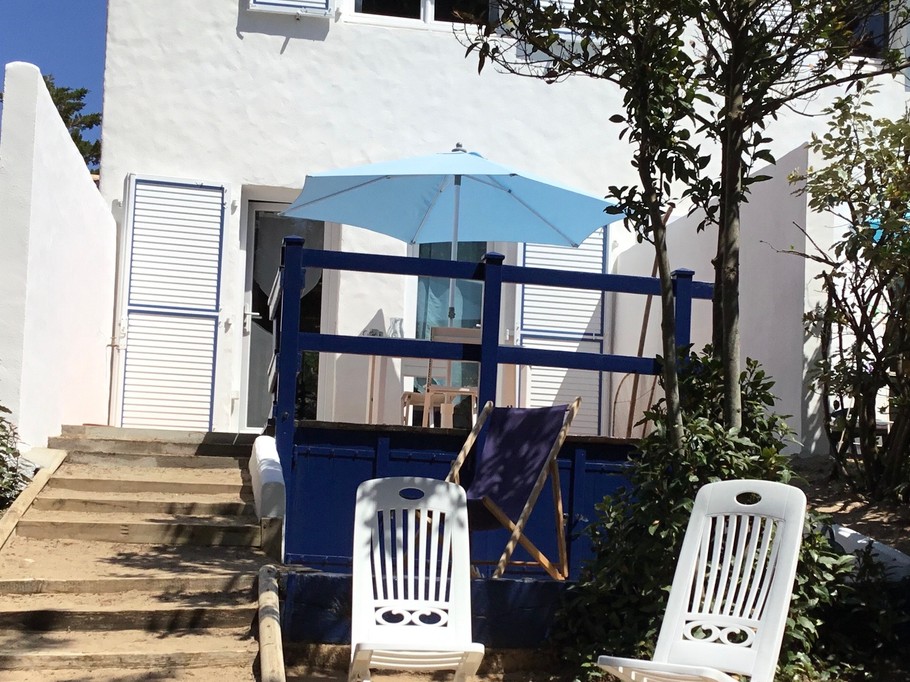 Terrasse arrière dans la pinède