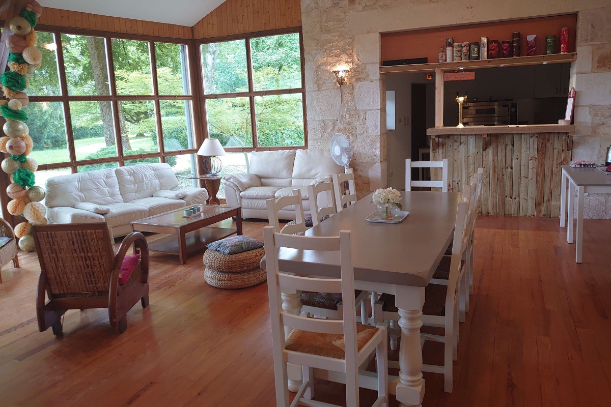 Espace Vie avec salon et coin repas