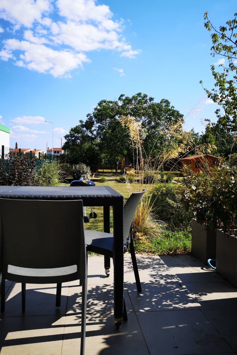 terrasse avec vue sur jardin