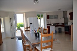RDC  Entrée SAM Cuisine, Gite du Chai accès PMR, pour 6 personnes, près de Royan, Charente maritime