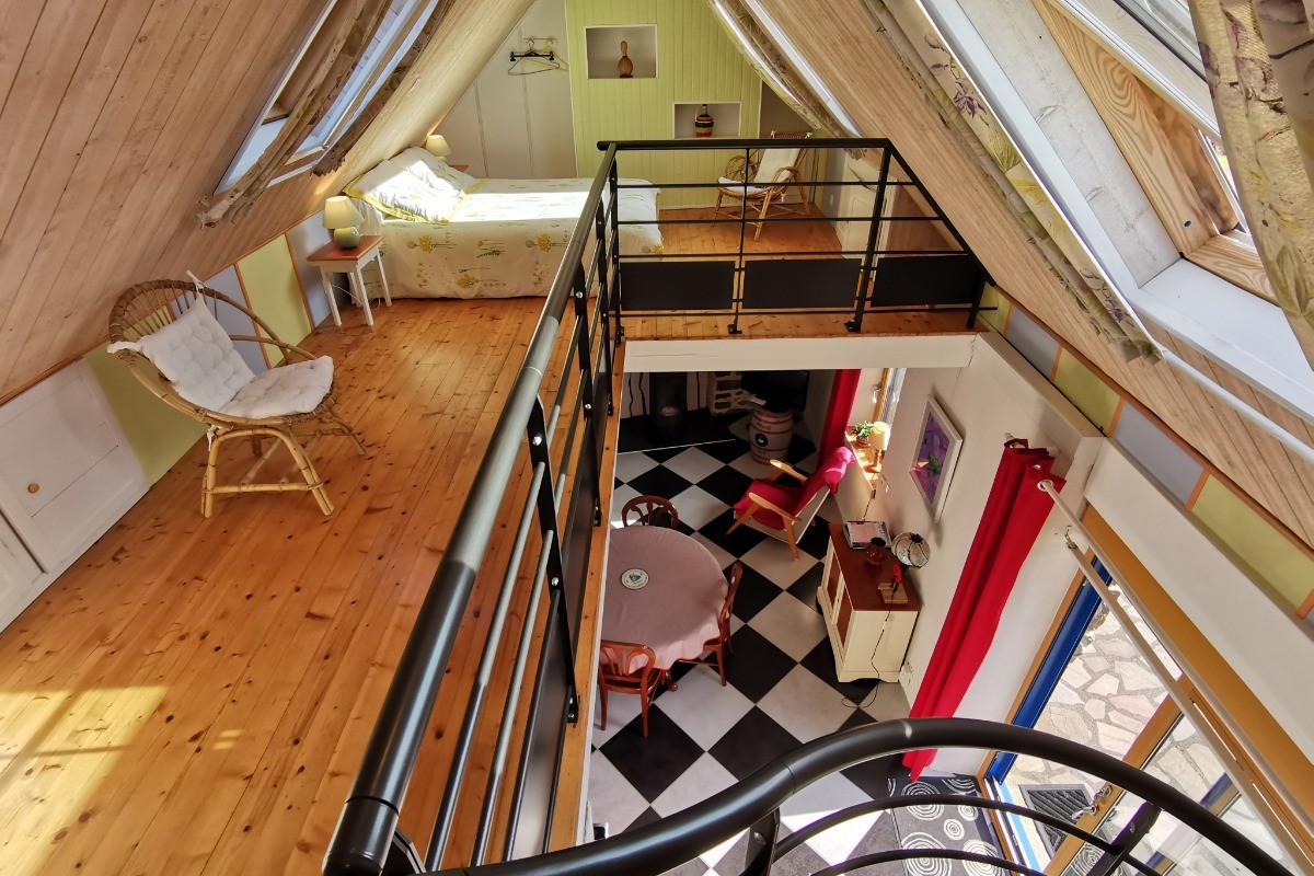 Chambre en mezzanine spacieuse
