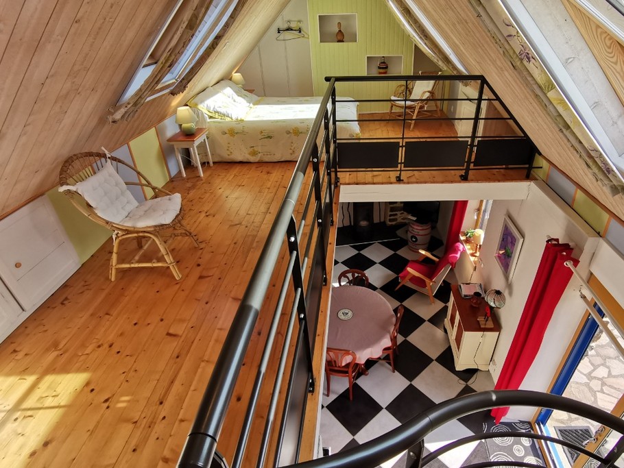 Chambre en mezzanine spacieuse