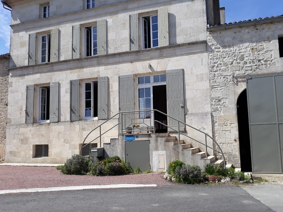 Grande maison "Bords de Charente" pour 5 6 personnes en Charente maritime