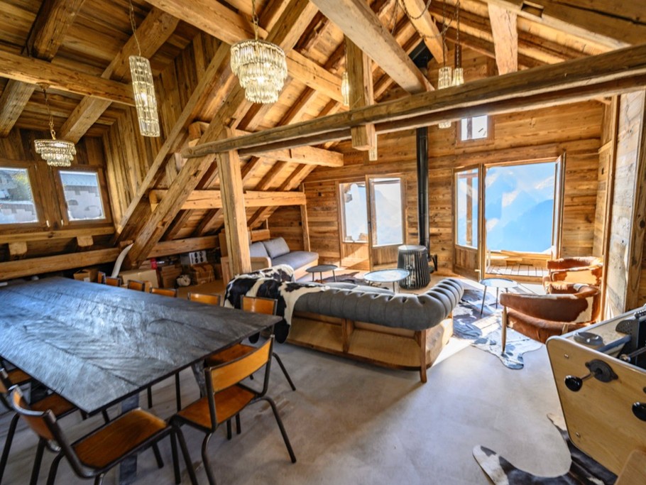 Séjour avec superbe vue panoramique sur le massif de Belledonne