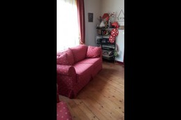 Séjour avec canapé lit si vous voulez dormir près de la cheminée