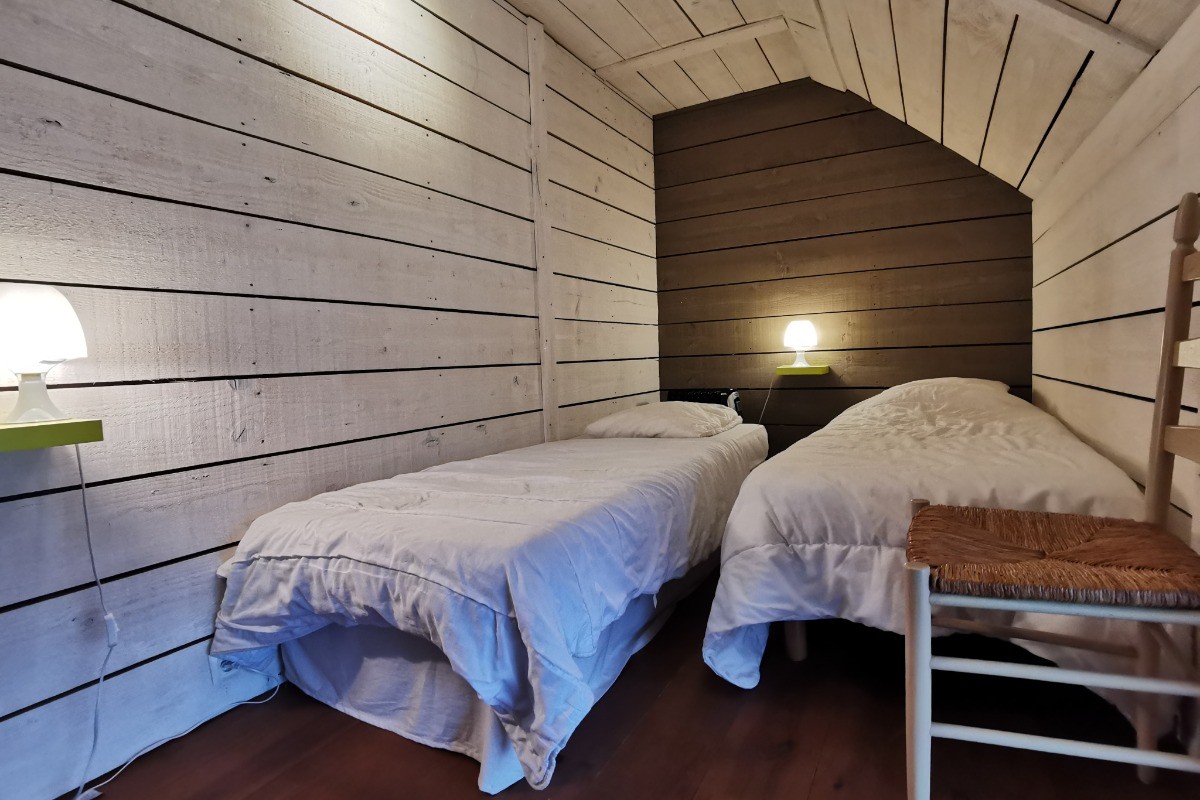 Etage: Chambre 2 avec 2 lits 90