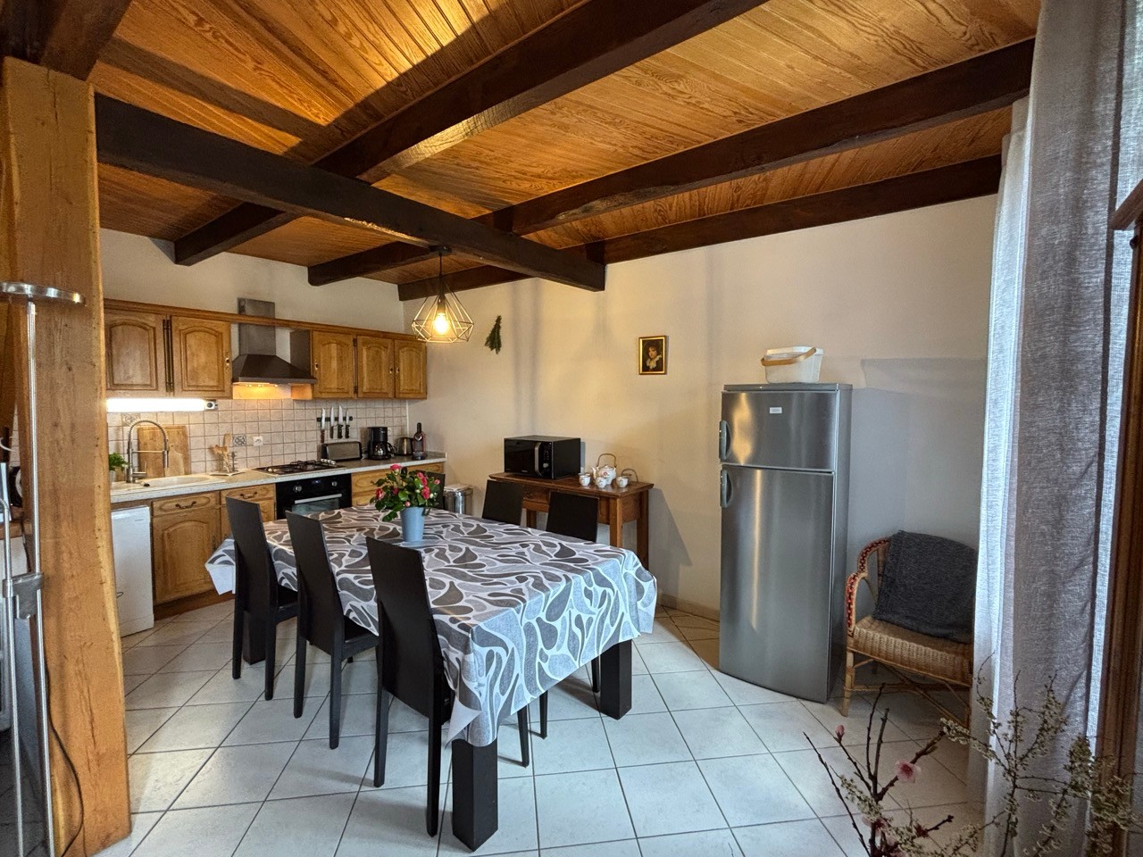 KITCHEN DINING ROOM