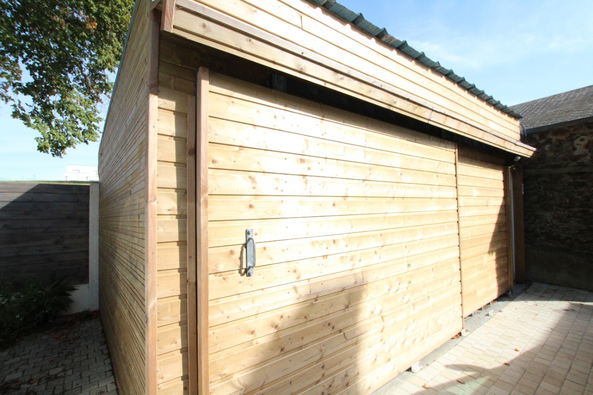 Abri avec Table ping-pong et baby-foot