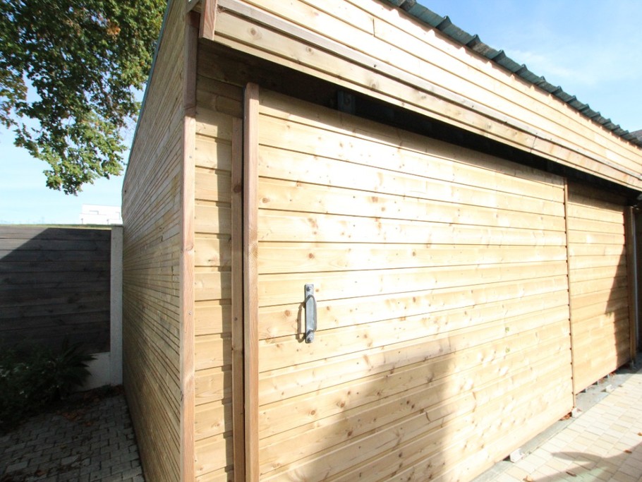 Abri avec Table ping-pong et baby-foot