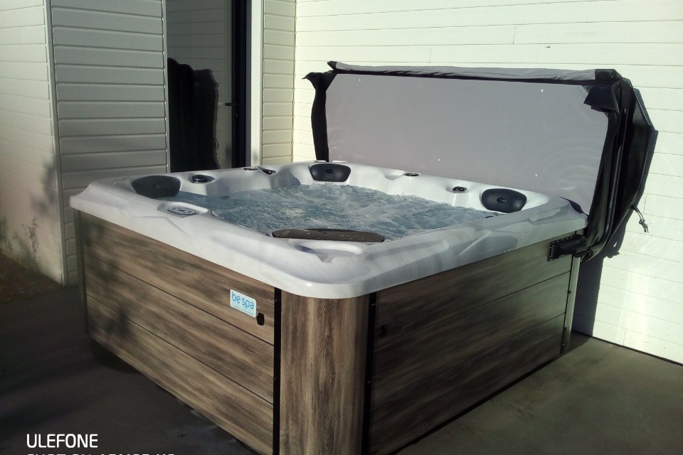 Location Clévacances à Tredrez Locquémeau, villa pour 6 avec SPA privé - spa privé
