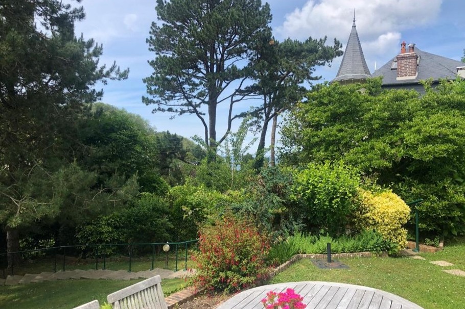 Salon de jardin vue sur mer