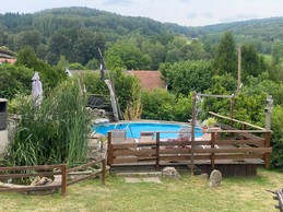Gîte Ruine, esprit atypique, avec piscine et jacuzzi