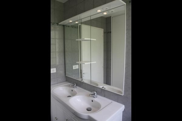 Location Neuvéglise Salle d'eau