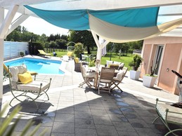 Chambre d’hôtes de charme avec piscine, terrasse et vue sur les prairies