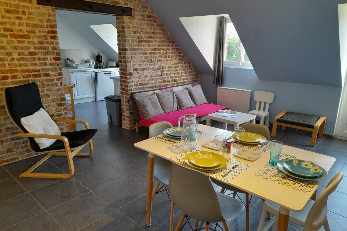 La salle à manger, coin salon