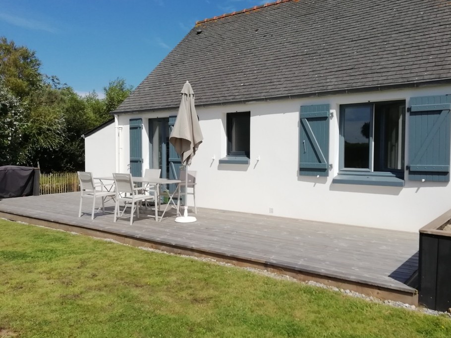 Maison Carn côté jardin, terrasse sud ouest