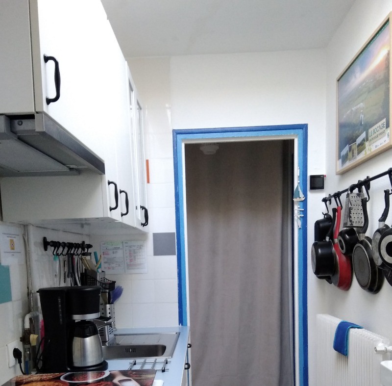 cuisine vue sur l'entrée
