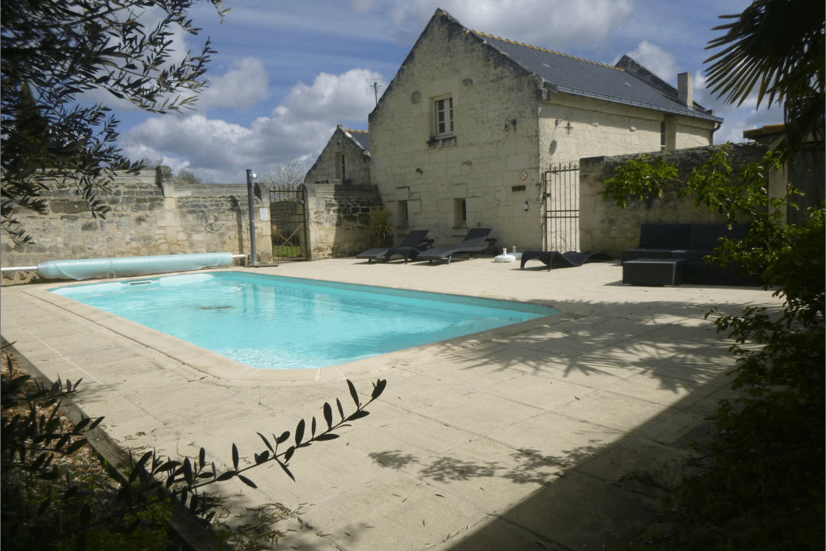 La piscine commune et chauffée Les Laurielles, Maine et Loire