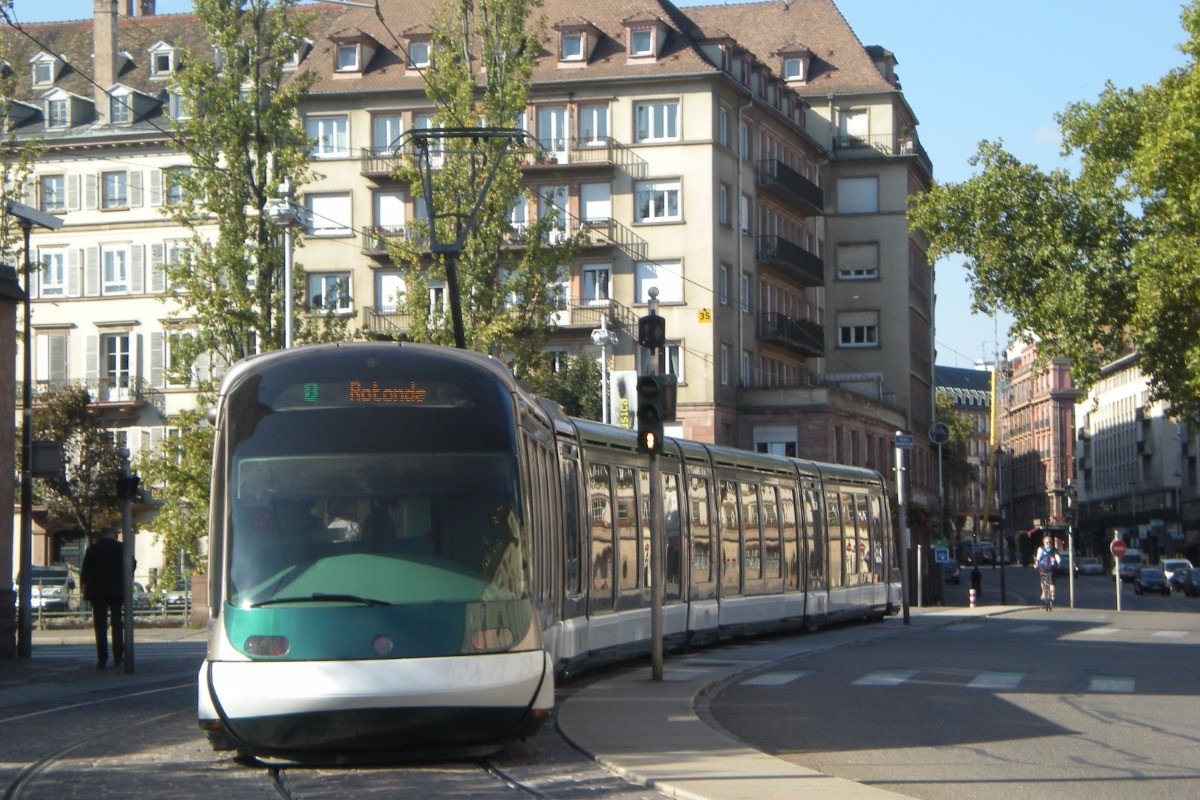 2 arrêts de tram à 400m
