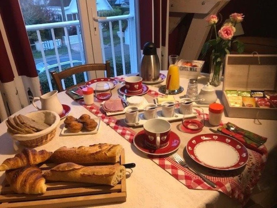 Petit-déjeuner Villa Côté Mer Stella-Plage