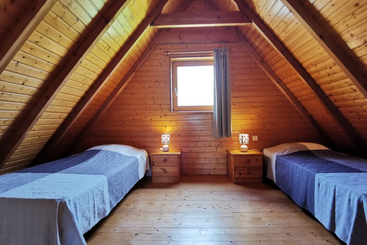Etage: Chambre 2 avec 2 lits 90