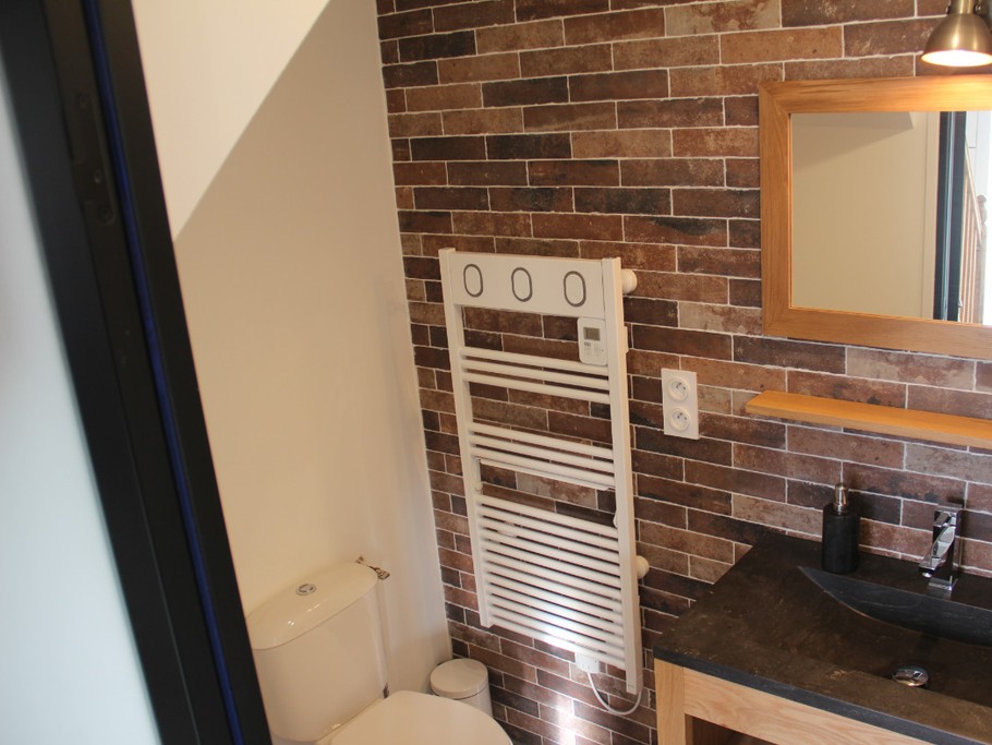 Troadec Clévacances espace salon salle d'eau