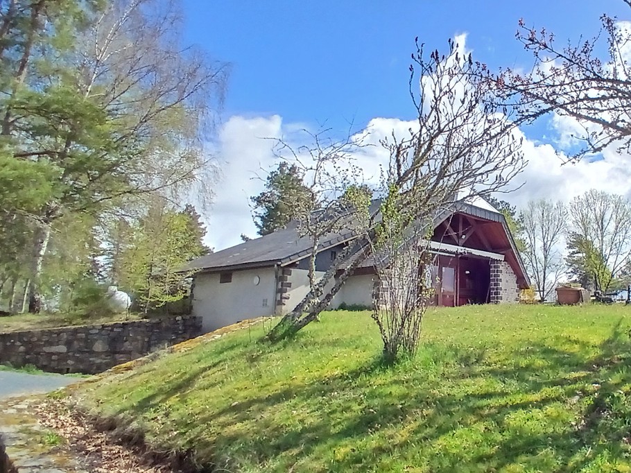 Le restaurant de l'Etang de Farges, Saint Germain près Herment, Puy de Dôme, Auvergne
