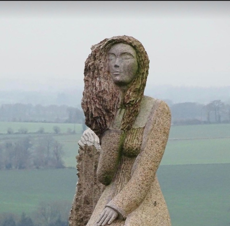 Un lieu unique et mystique : La Vallée des Saints (Carnoët) et ses statues gigantesques en granit