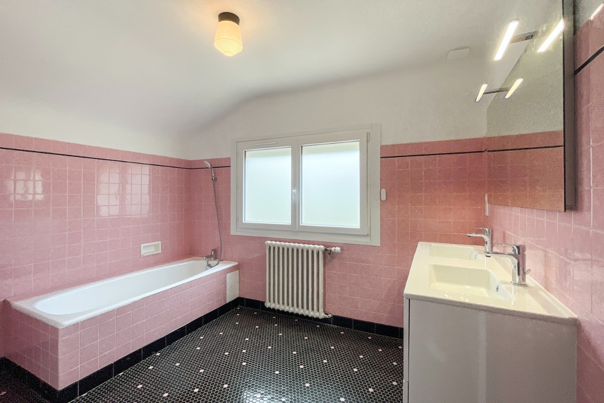 Salle de bain à l'étage
