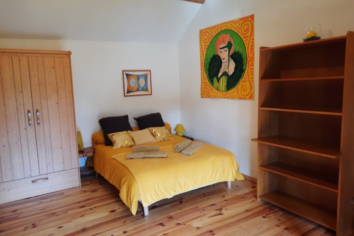 Chambre 2 personnes - lits 140 et lit bébé