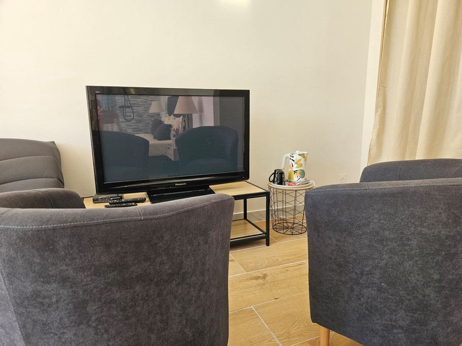 The sitting area in the IBIZA room at the Les Ormes de Belluire property near Pons and Jonzac in Charente Maritime