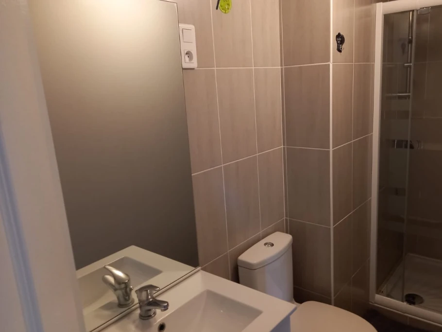 Salle de douche et wc