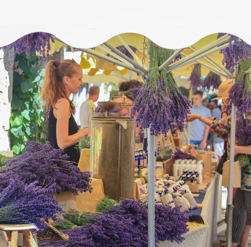 Marché de l'Isle sur la Sorgue (©A.Hocquel/VPA)
