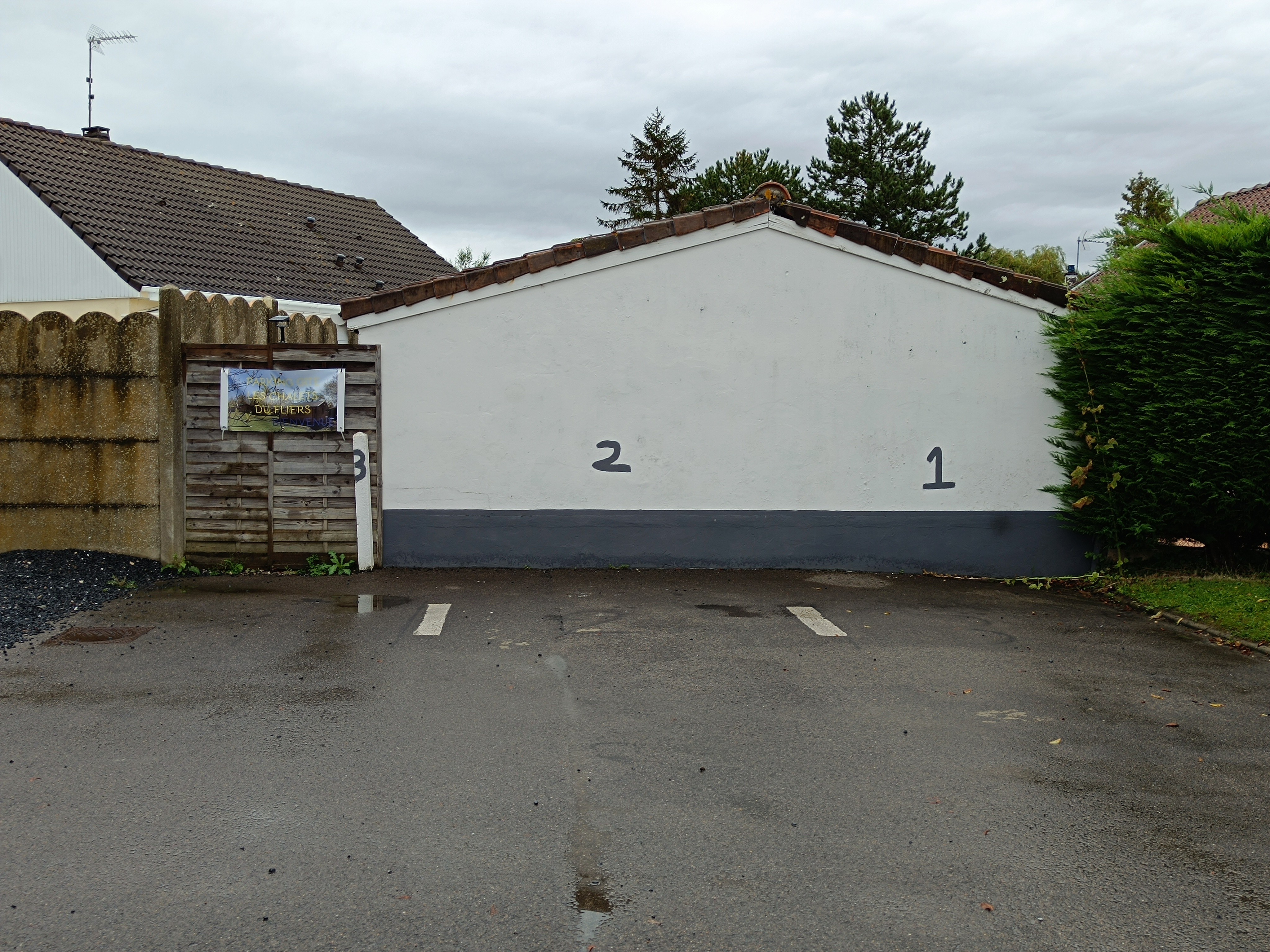 parking réservé au gîte
