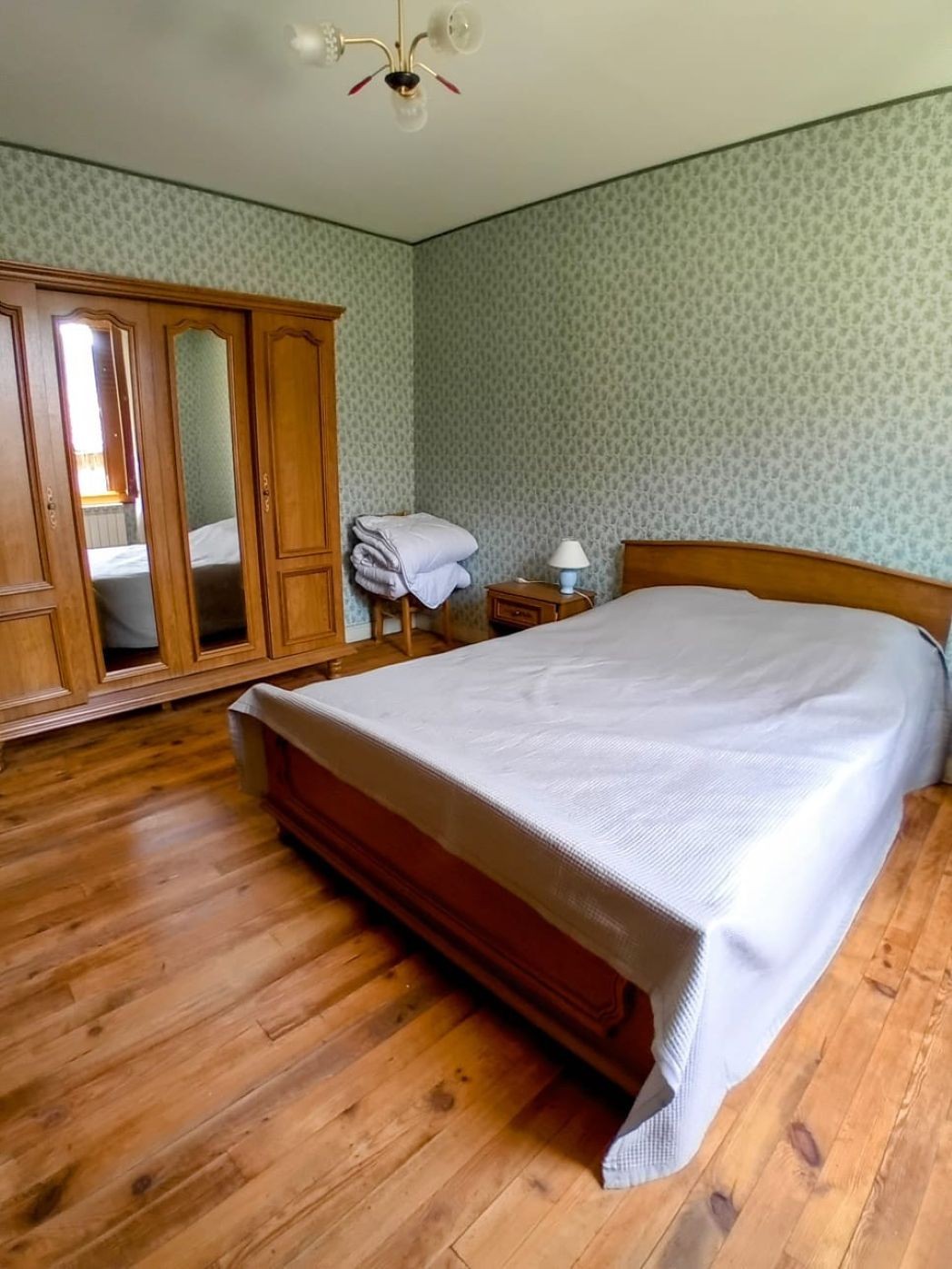 Chambre bleue étage lit 140 cm