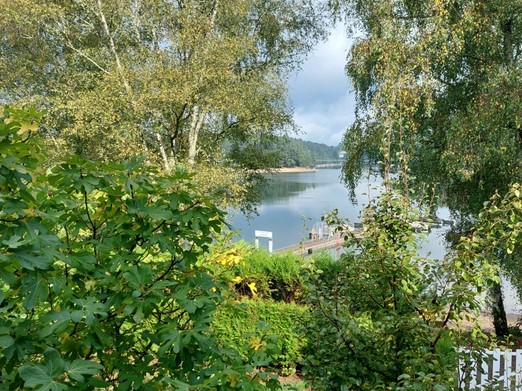 Grande maison de vacances avec vue imprenable sur le lac de Saint-Étienne-Cantalès