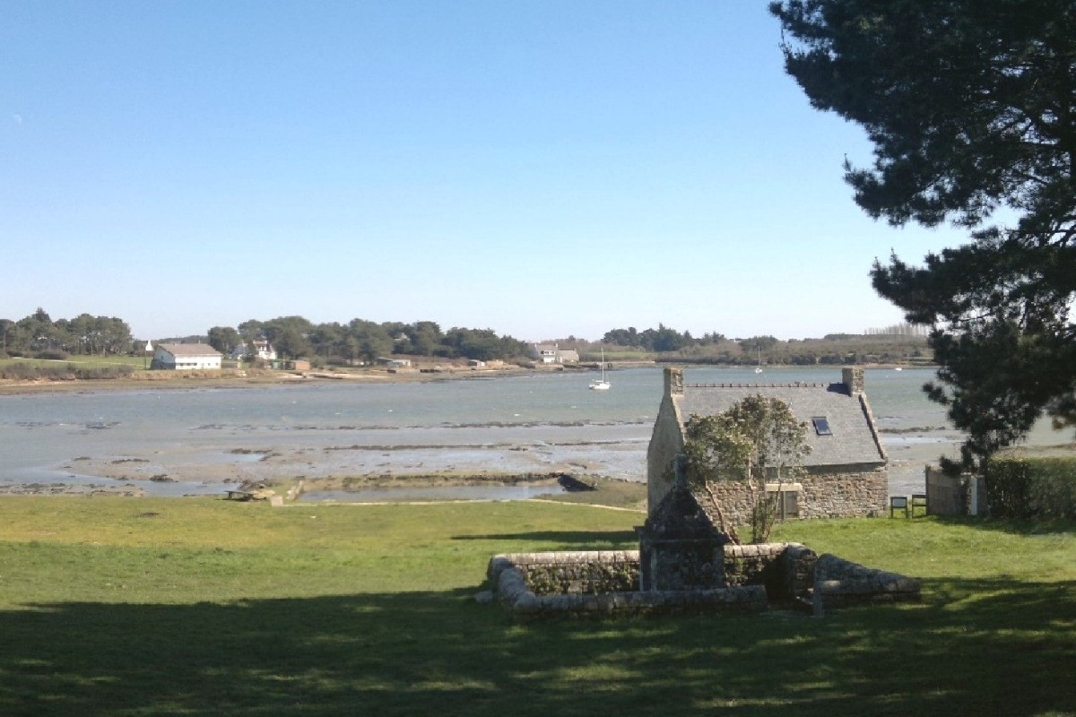 Chapelle Notre Dame de la Nativité + sentier bord de mer 200m de l'appartement