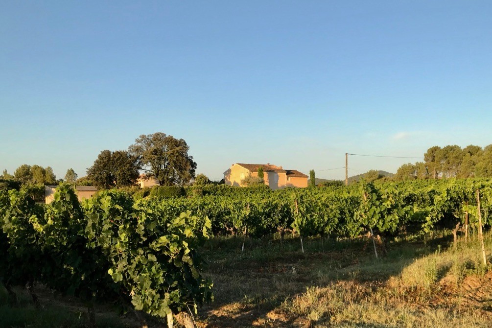 Les gîtes au petit matin ...©F. De Gardebosc