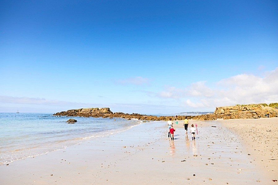 Plage de Trenez à 400 m de la location