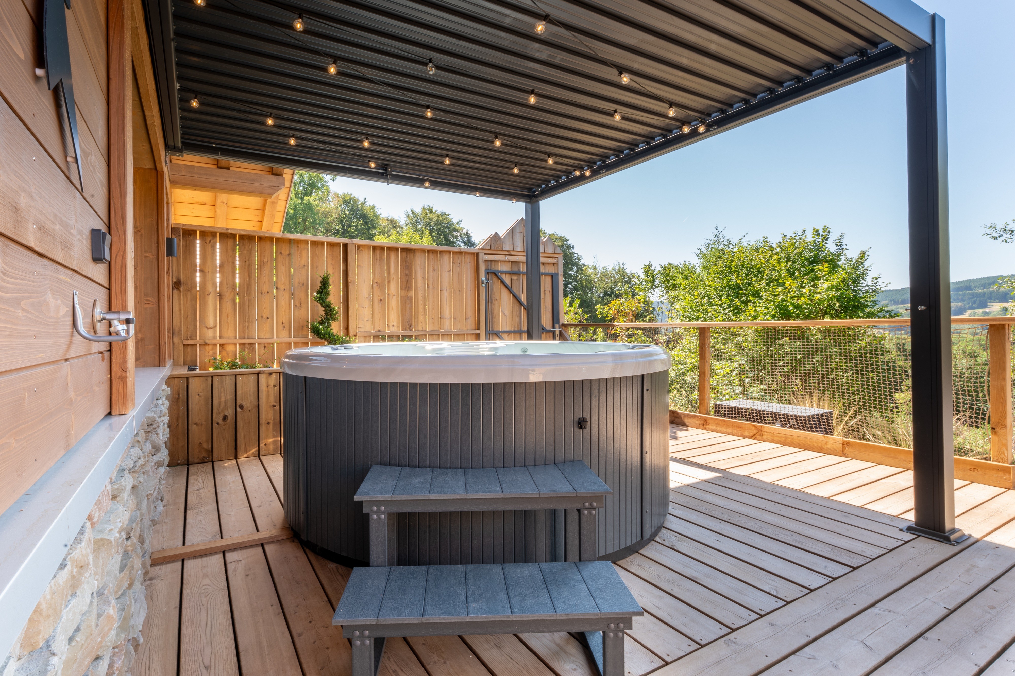 Spa accès terrasse - Chalet Forest Family - Domaine Epic Chalets