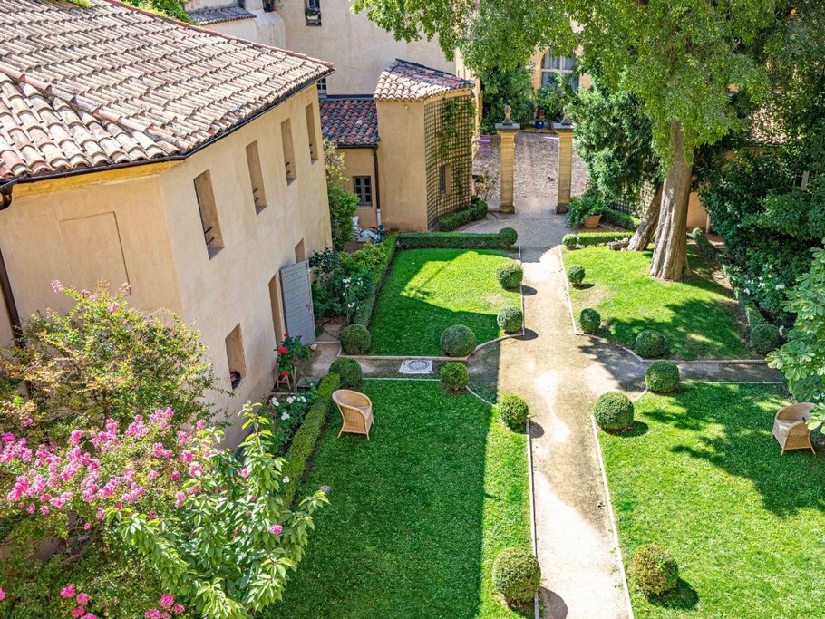 Crédit J. SERGENT - jardin de l'hôtel d'Arlatan