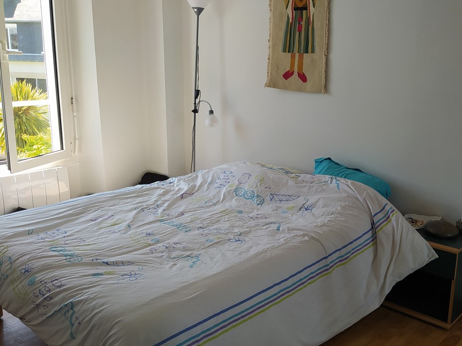 Chambre 2 avec un lit 140 cm, dressing