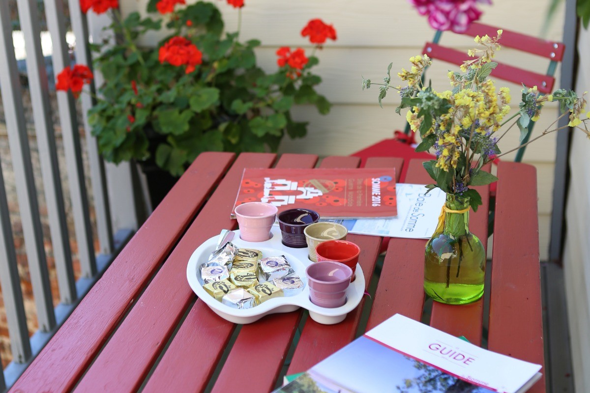Café sur la terrasse