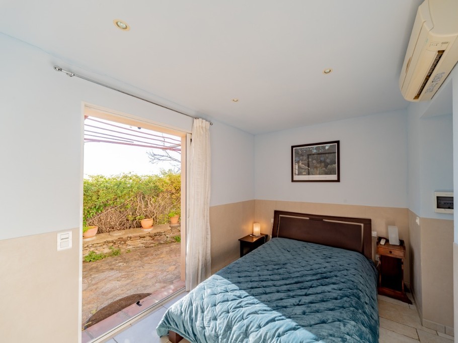 Chambre bleue en rez de chaussée