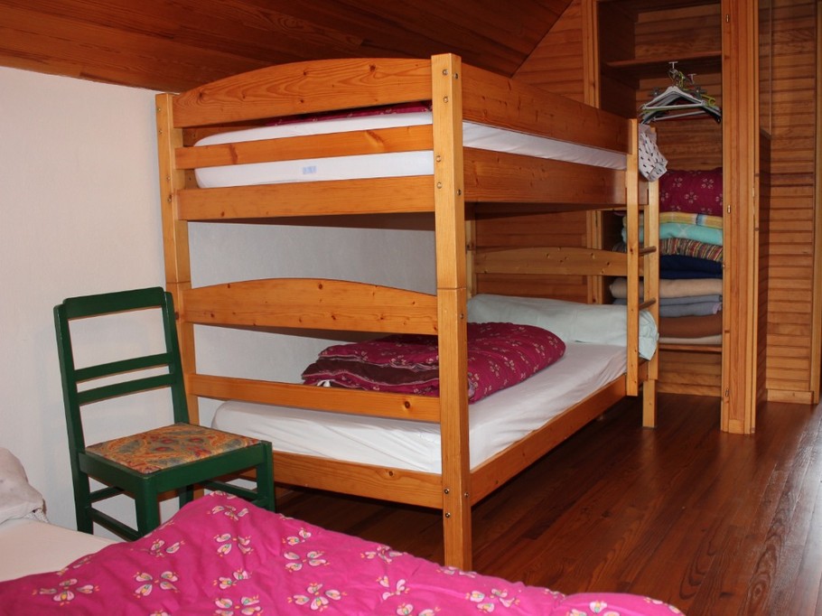 Chambre 4 / 2 lits 90 superposé et 1 lit 90