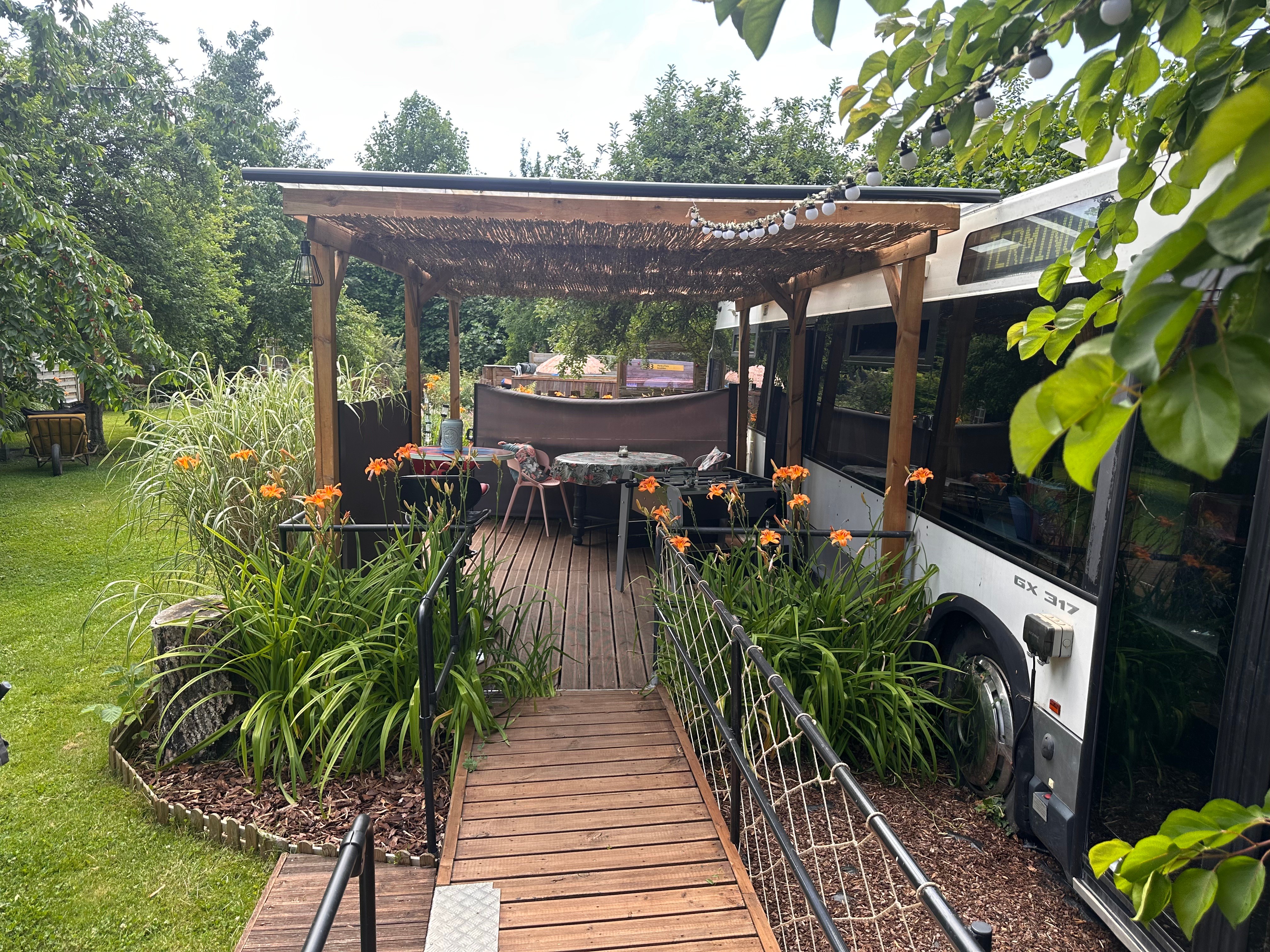 Extérieur Terminusbus - Crèvecoeur le Grand - Oise - Hauts de France