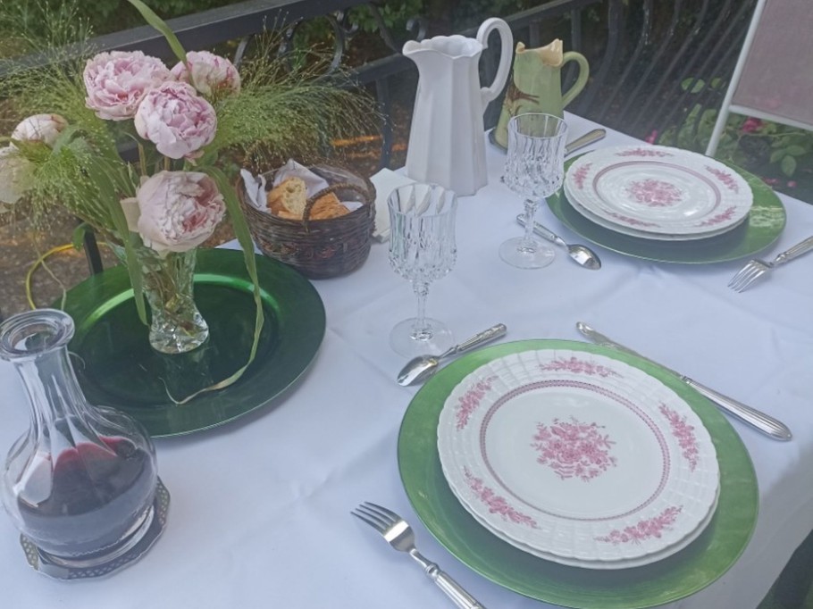 Petit déjeuner sur le balcon selon la météo, 3 chambres d'hôtes à Blois, Loir et Cher