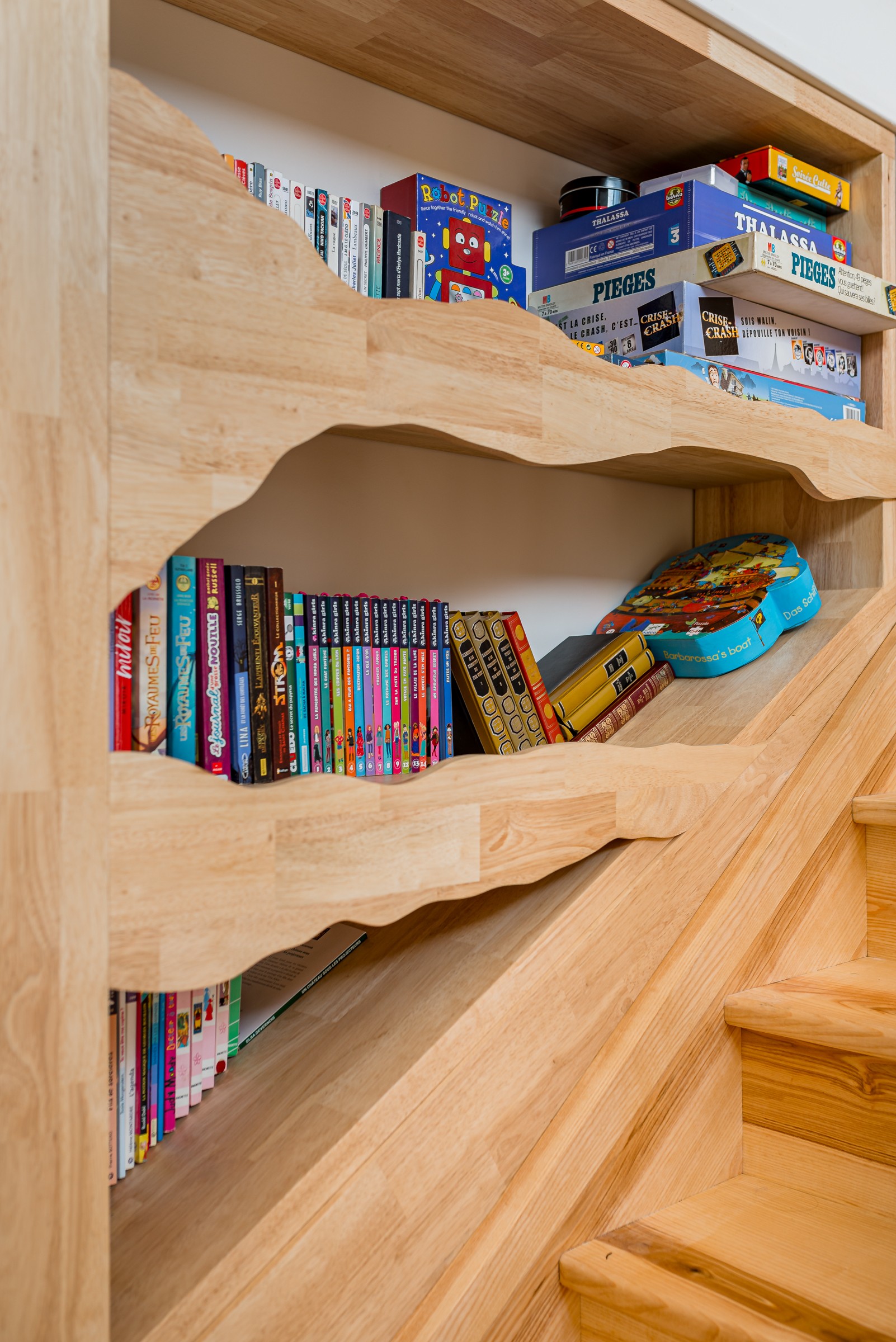 On attrape un livre ou un jeu  au passage