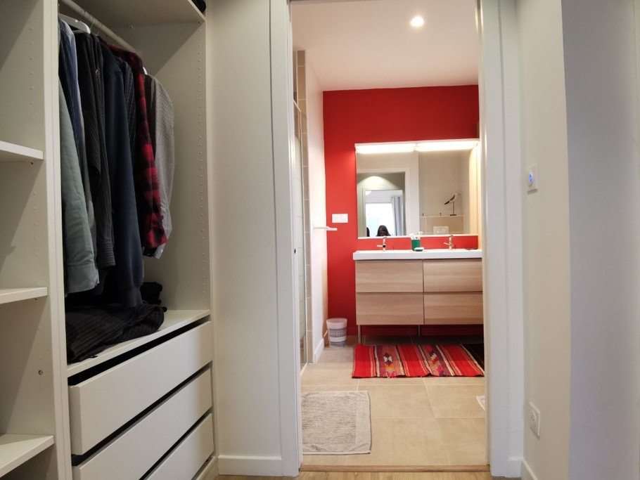Dressing entre la salle d'eau et la chambre 1