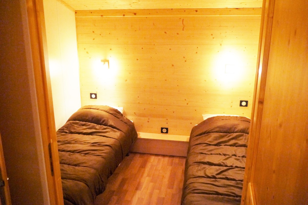 Chambre avec 2 lits simples